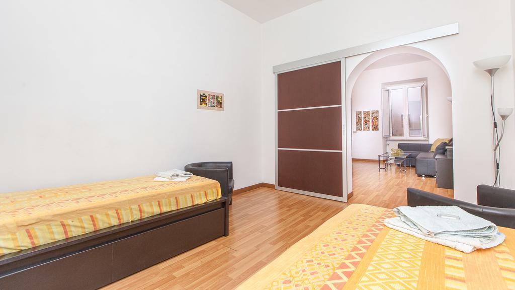Rental In Rome Santini Apartment Zimmer foto