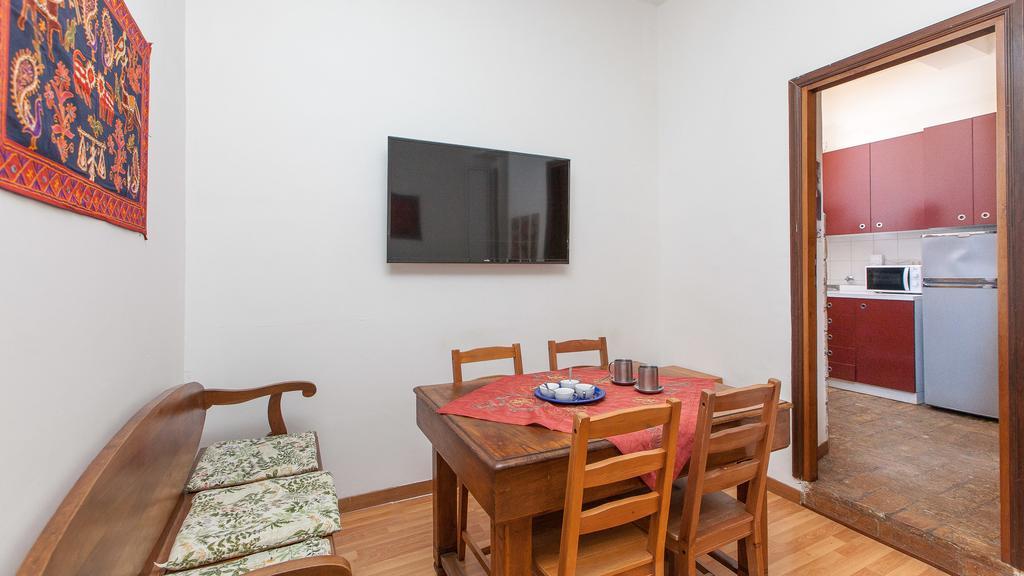 Rental In Rome Santini Apartment Zimmer foto
